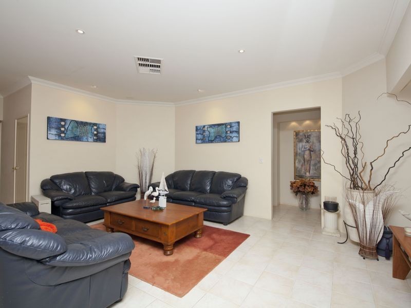 22 Richon Heights, Mount Richon WA 6112