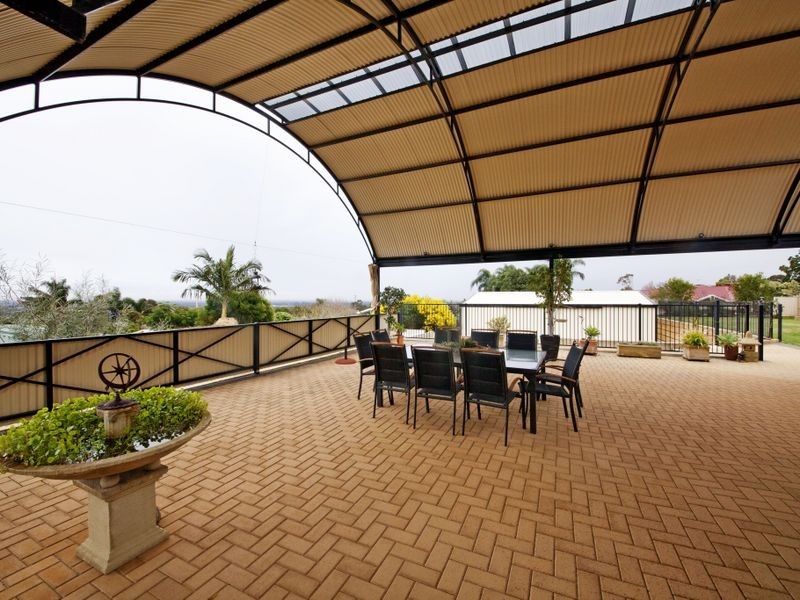 22 Richon Heights, Mount Richon WA 6112