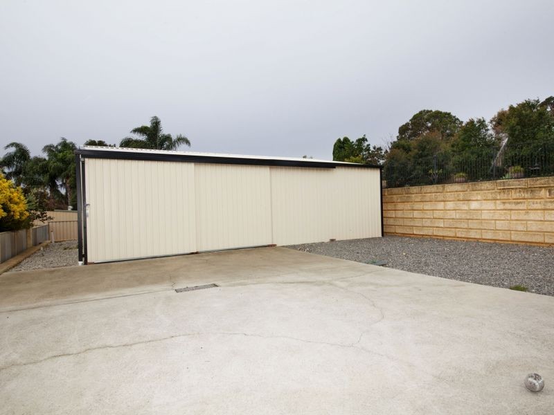 22 Richon Heights, Mount Richon WA 6112