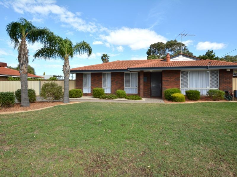 4 Sherwood Court, Armadale WA 6112