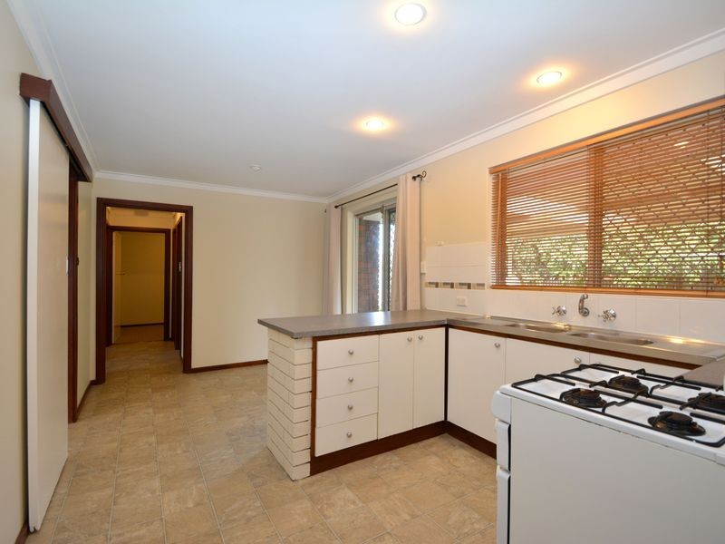 4 Sherwood Court, Armadale WA 6112