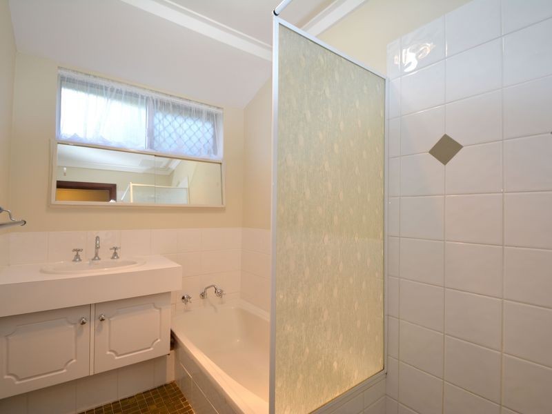 4 Sherwood Court, Armadale WA 6112