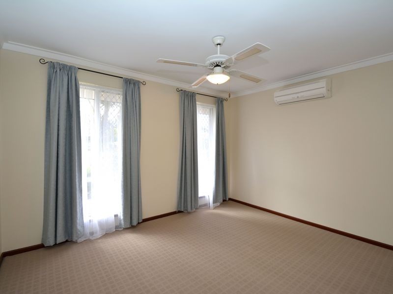 4 Sherwood Court, Armadale WA 6112