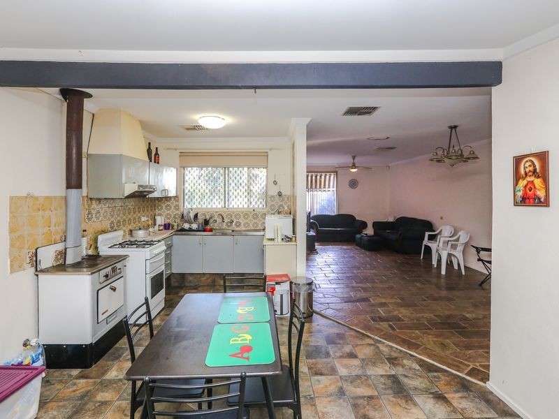 69 Owtram Road, Armadale WA 6112