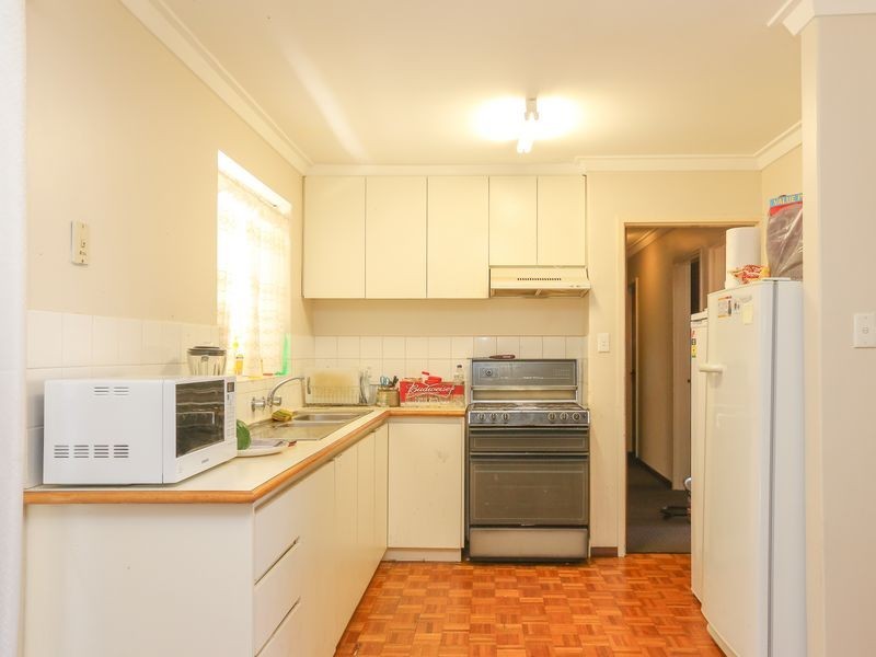 31 Wilfred Road, Thornlie WA 6108