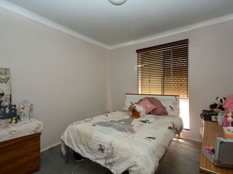 8 Mignon Court, Armadale WA 6112