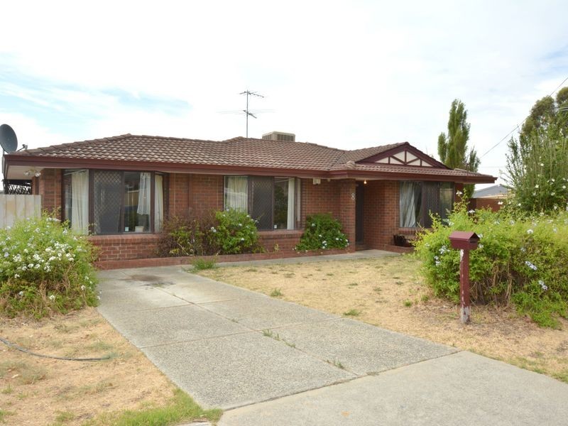 8 Smith Close, Armadale WA 6112