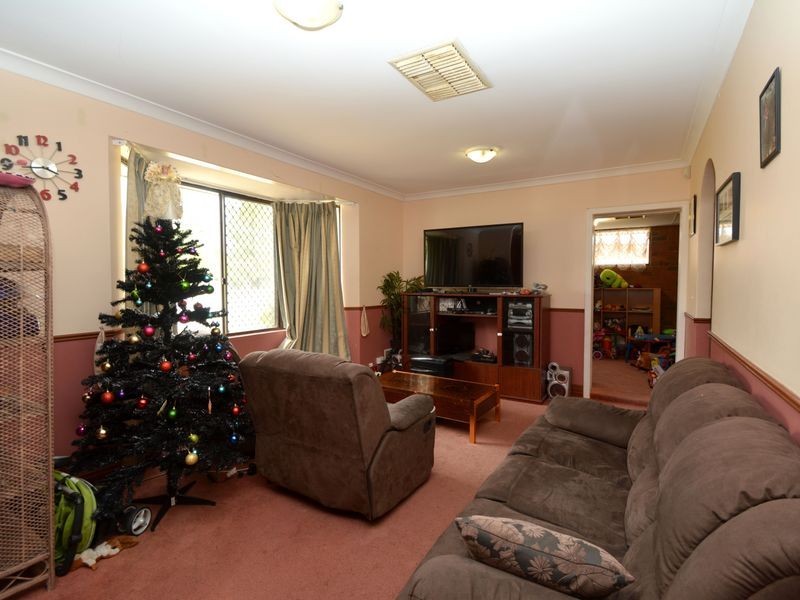 8 Smith Close, Armadale WA 6112