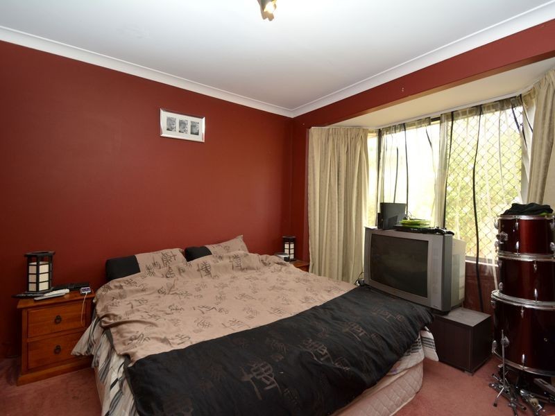 8 Smith Close, Armadale WA 6112