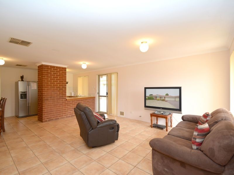 158 Seville Drive, Seville Grove WA 6112