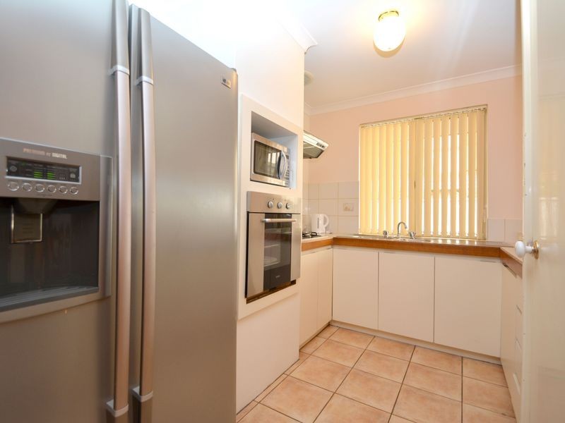 158 Seville Drive, Seville Grove WA 6112