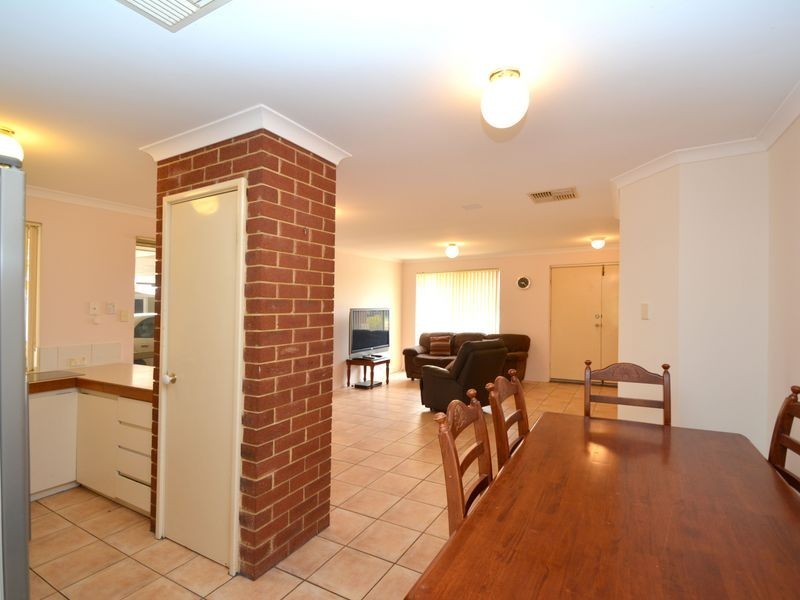 158 Seville Drive, Seville Grove WA 6112