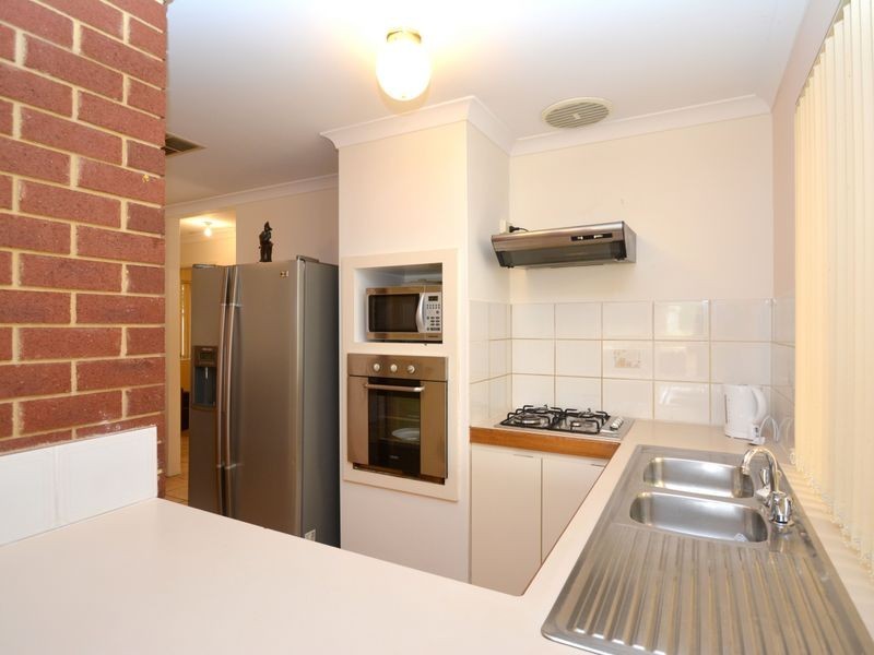 158 Seville Drive, Seville Grove WA 6112