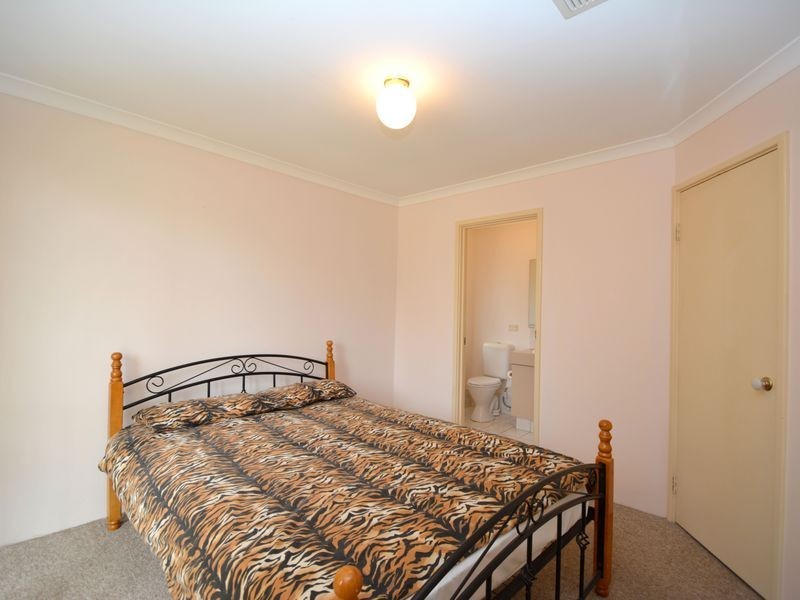 158 Seville Drive, Seville Grove WA 6112