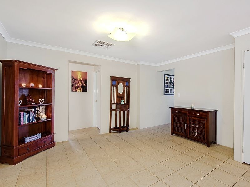 28 McCubbin Loop, Seville Grove WA 6112