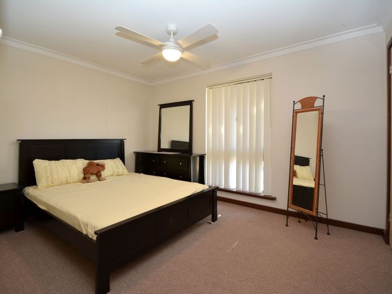 18 Weston Terrace, Kelmscott WA 6111