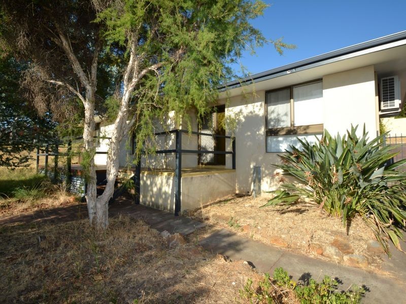 18 Weston Terrace, Kelmscott WA 6111