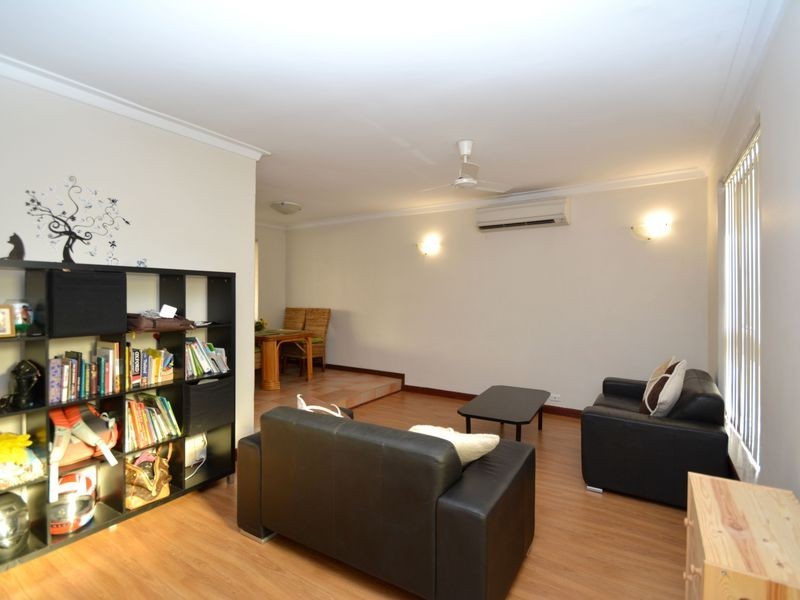 18 Weston Terrace, Kelmscott WA 6111