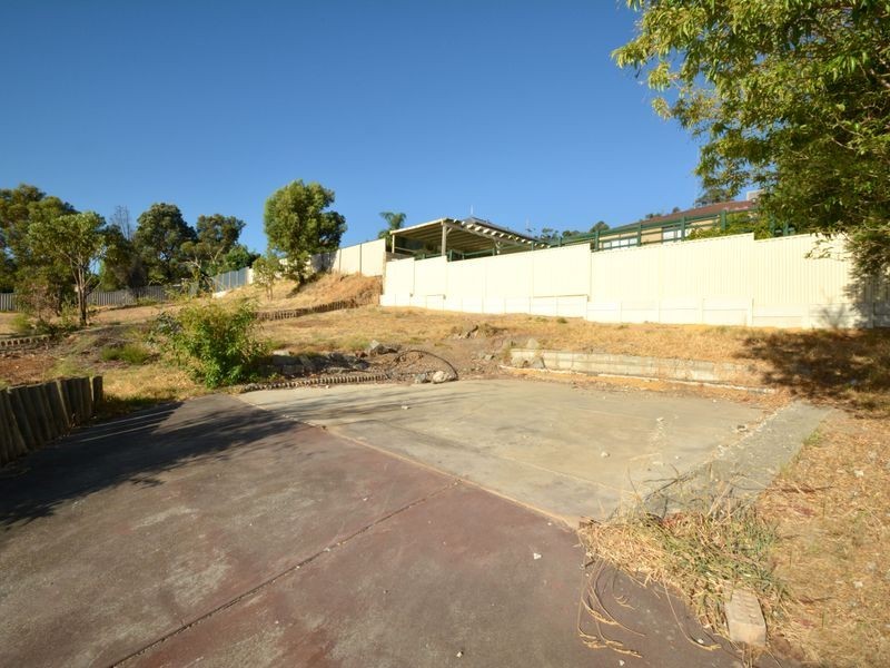 18 Weston Terrace, Kelmscott WA 6111