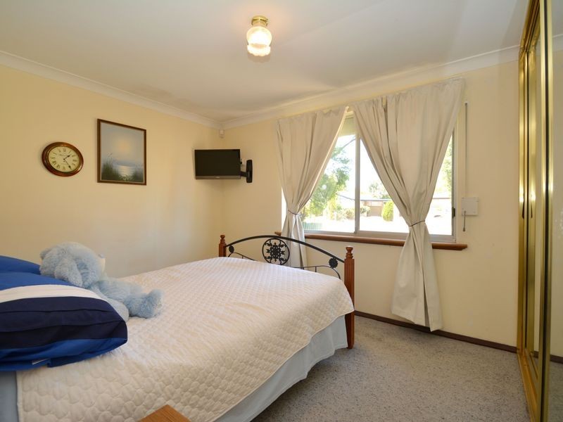 5 Namoi Place, Armadale WA 6112