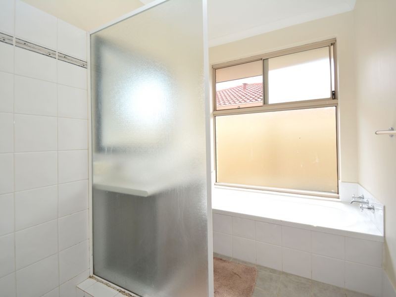 12 Hastie Close, Brookdale WA 6112
