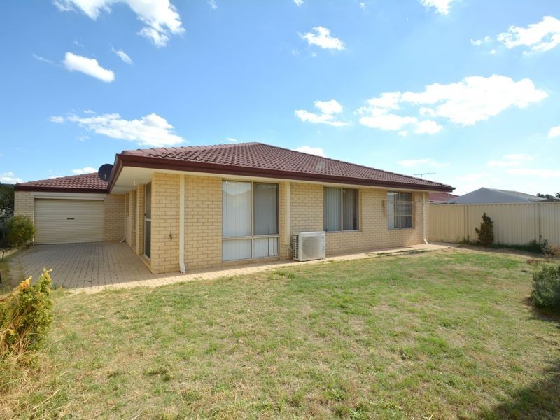 12 Hastie Close, Brookdale WA 6112