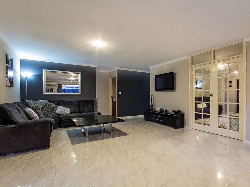 62 Plaistowe Boulevard, Darling Downs WA 6122