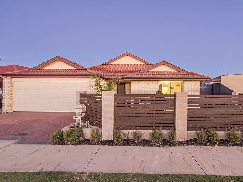62 Plaistowe Boulevard, Darling Downs WA 6122