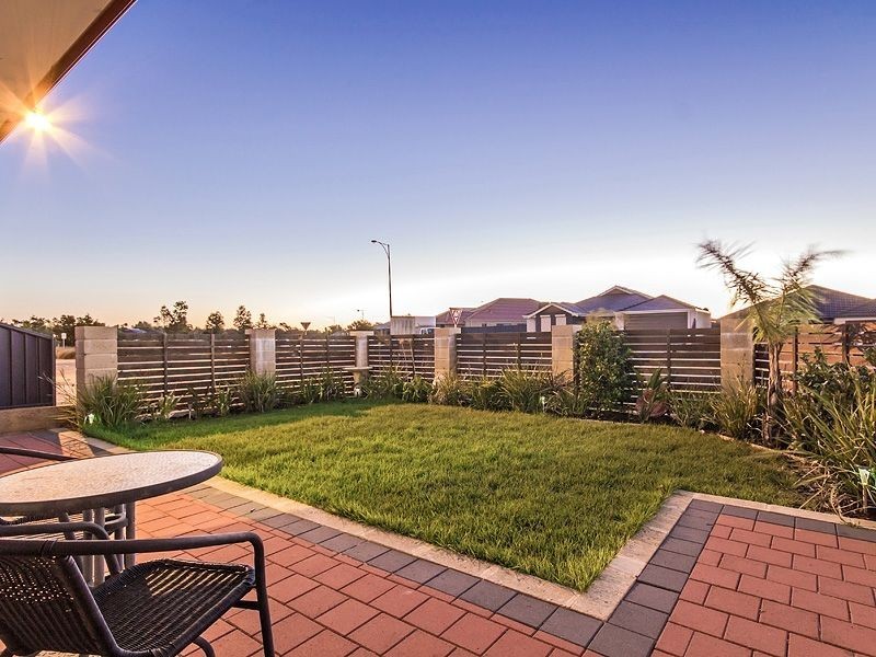 62 Plaistowe Boulevard, Darling Downs WA 6122