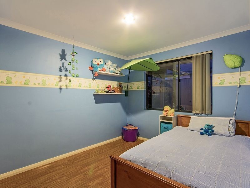 62 Plaistowe Boulevard, Darling Downs WA 6122