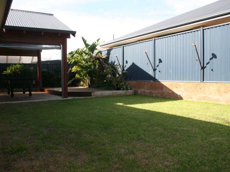 62 Plaistowe Boulevard, Darling Downs WA 6122