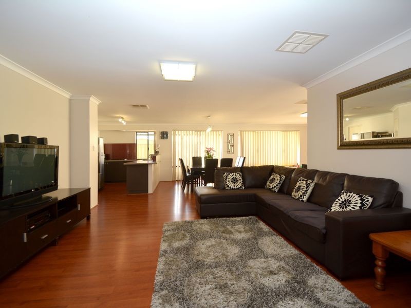 13 Santiago Street, Seville Grove WA 6112