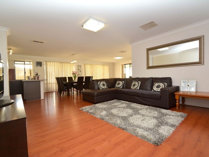 13 Santiago Street, Seville Grove WA 6112