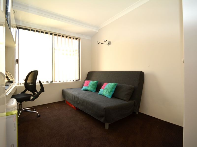 13 Santiago Street, Seville Grove WA 6112