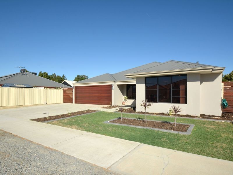 13 Santiago Street, Seville Grove WA 6112