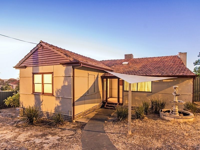 131 South West Highway, Armadale WA 6112