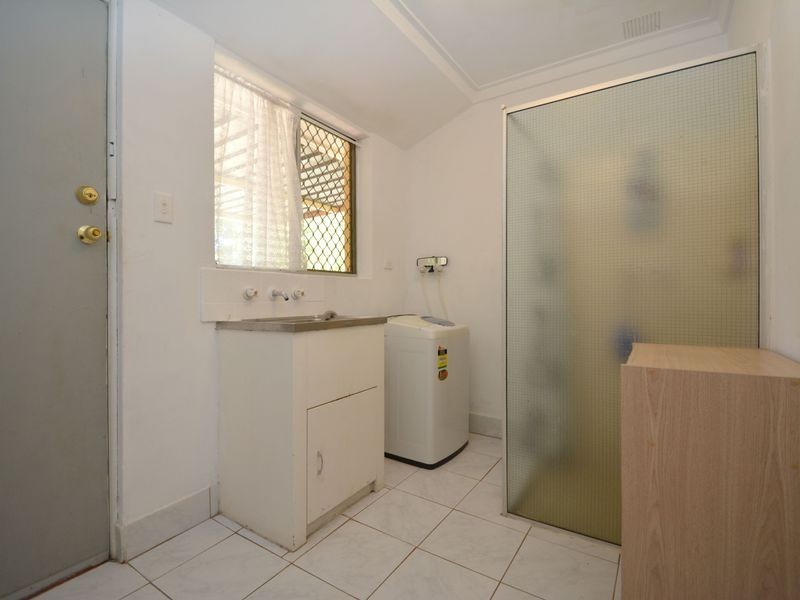 4 Foster Road, Kelmscott WA 6111