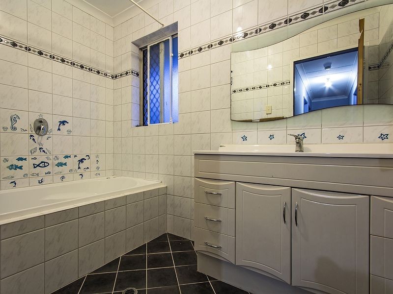 1 Nattai Court, Armadale WA 6112