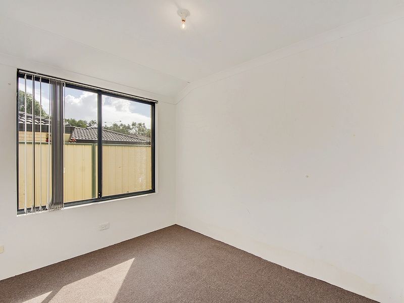 18 Dunn Close, Seville Grove WA 6112