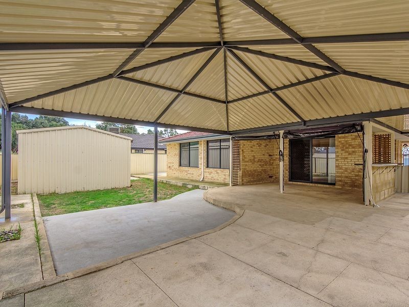 18 Dunn Close, Seville Grove WA 6112