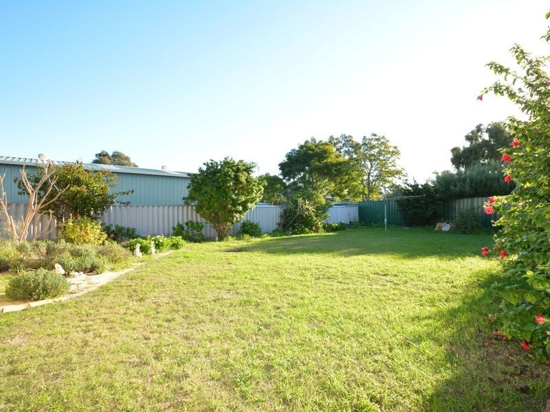 55 Chadwick Parade, Brookdale WA 6112