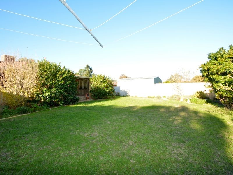 55 Chadwick Parade, Brookdale WA 6112