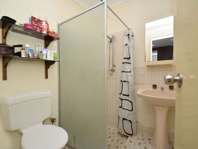 35 Harrison Road, Mount Richon WA 6112