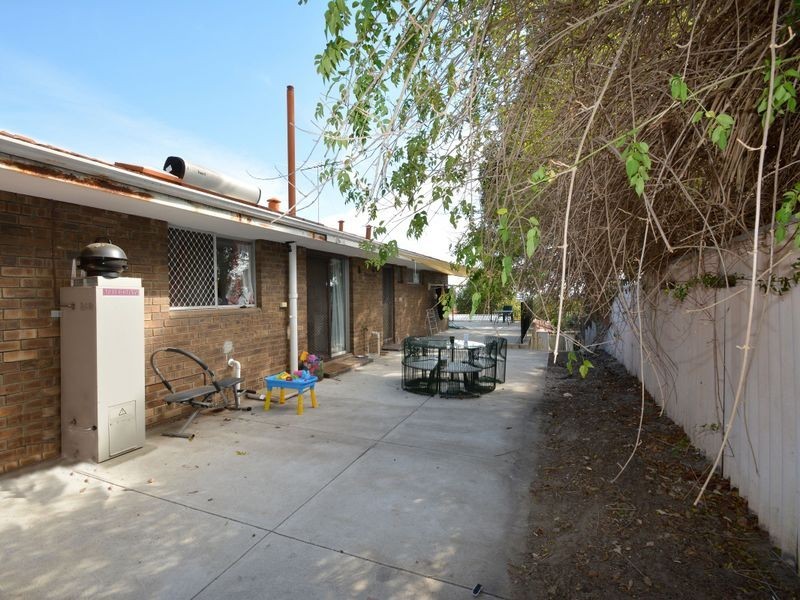 35 Harrison Road, Mount Richon WA 6112