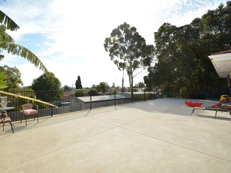 35 Harrison Road, Mount Richon WA 6112