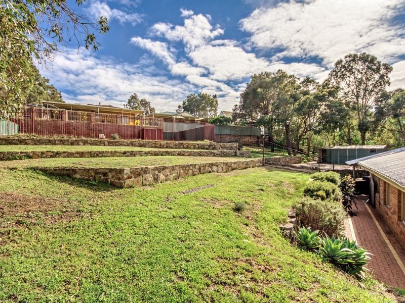 89 Amethyst Crescent, Mount Richon WA 6112