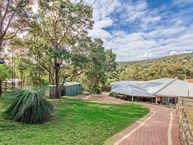 89 Amethyst Crescent, Mount Richon WA 6112