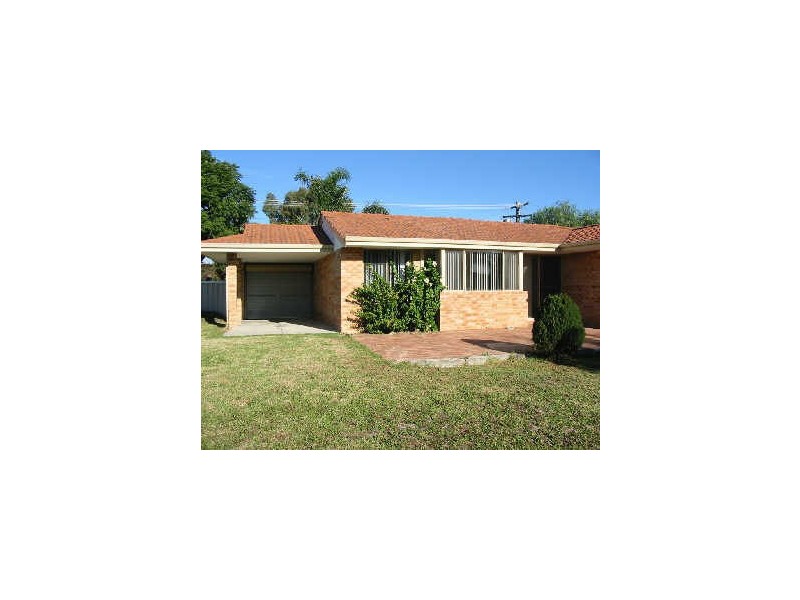 1 Kingham Place, Seville Grove WA 6112