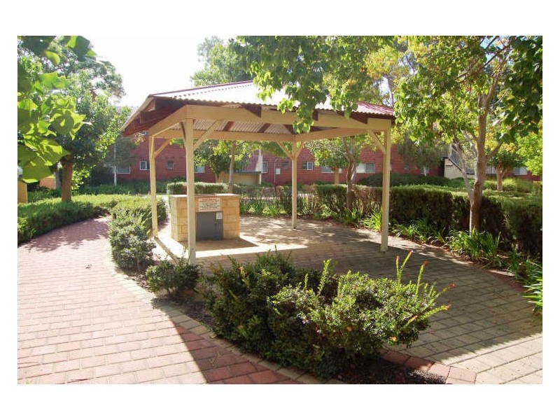 6/2 Benjamin Street, Armadale WA 6112