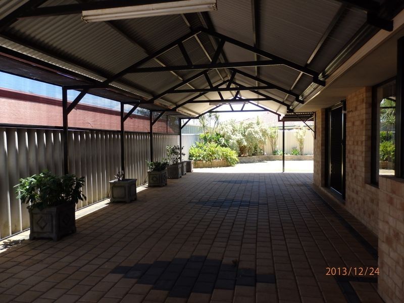 10 Ardmair Close, Seville Grove WA 6112